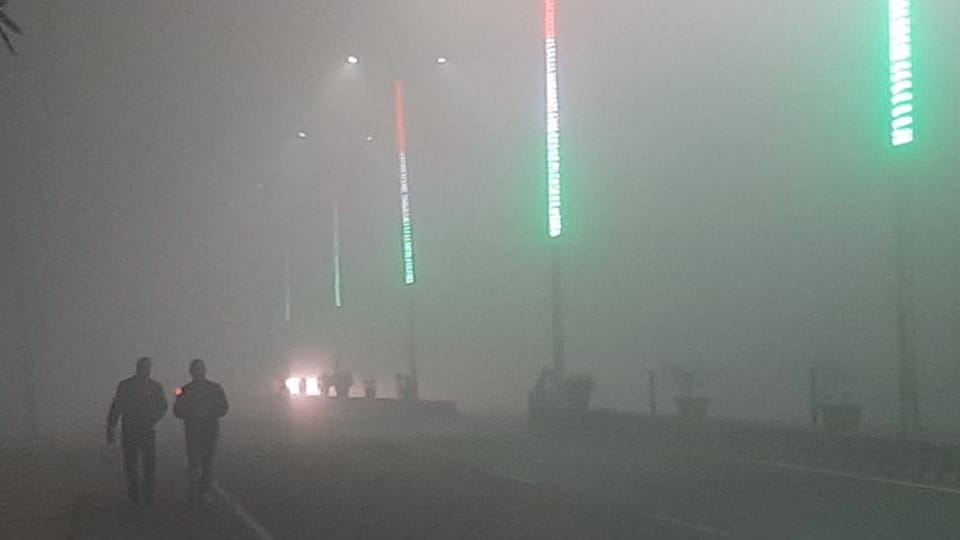 Weather Update: Moradabad division under fog, mercury dropped by four degrees, rail and traffic affected