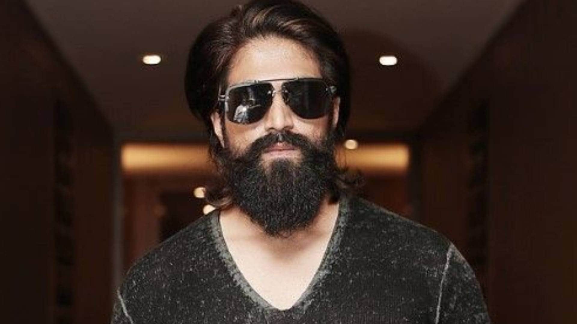 Toxic A Fairy Tale For Grown ups star Yash Three fans passed away in While Putting banner On His Birthday