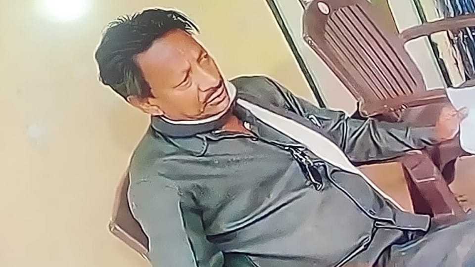 Teacher reached school under influence of alcohol children returned home after seeing act in Korba