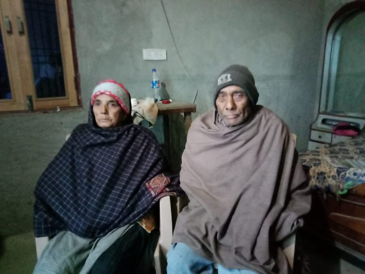 Criminals are fearless: family held hostage at gunpoint and looted in the house in Nangli Isha village