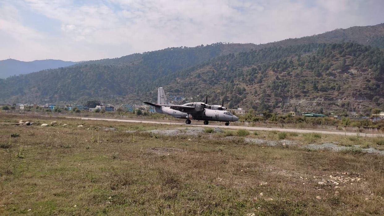 Uttarkashi News Bad weather AN 32 cargo plane could not take off at Chinyalisaur airport