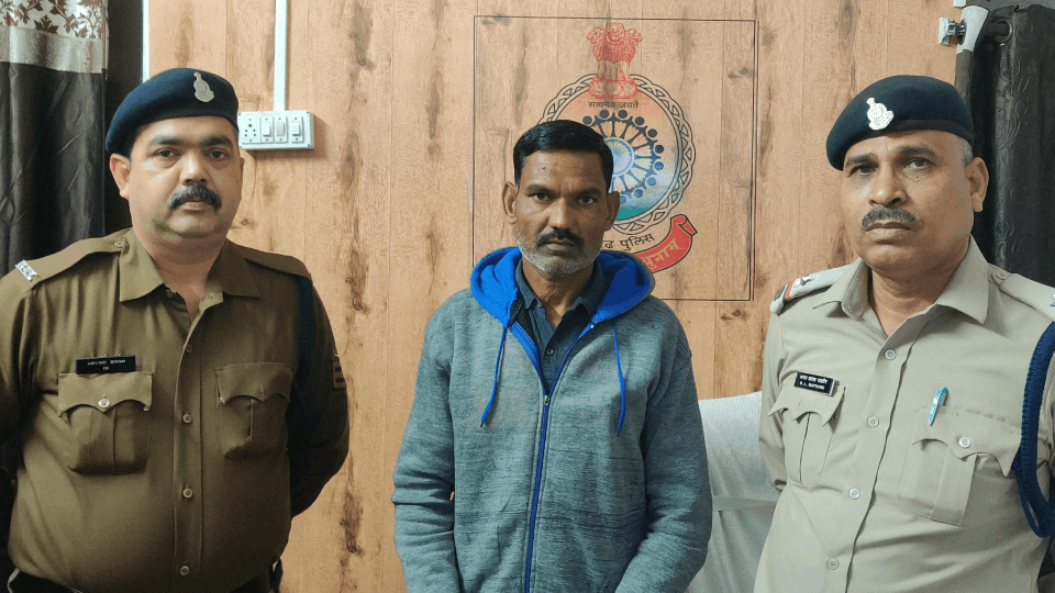Man arrested for threatening son of Vice Chancellor of Sunderlal Sharma Open University in Bilaspur