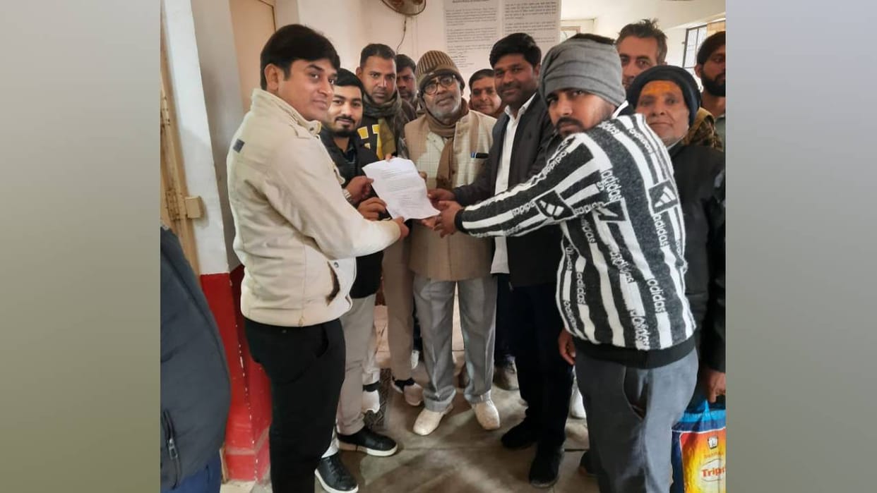 crisis in ration distribution due to strike of Kotedars in Mathura