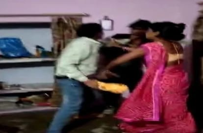 UP: young man reached home night meet girlfriend, people thought he was thief and beat him up