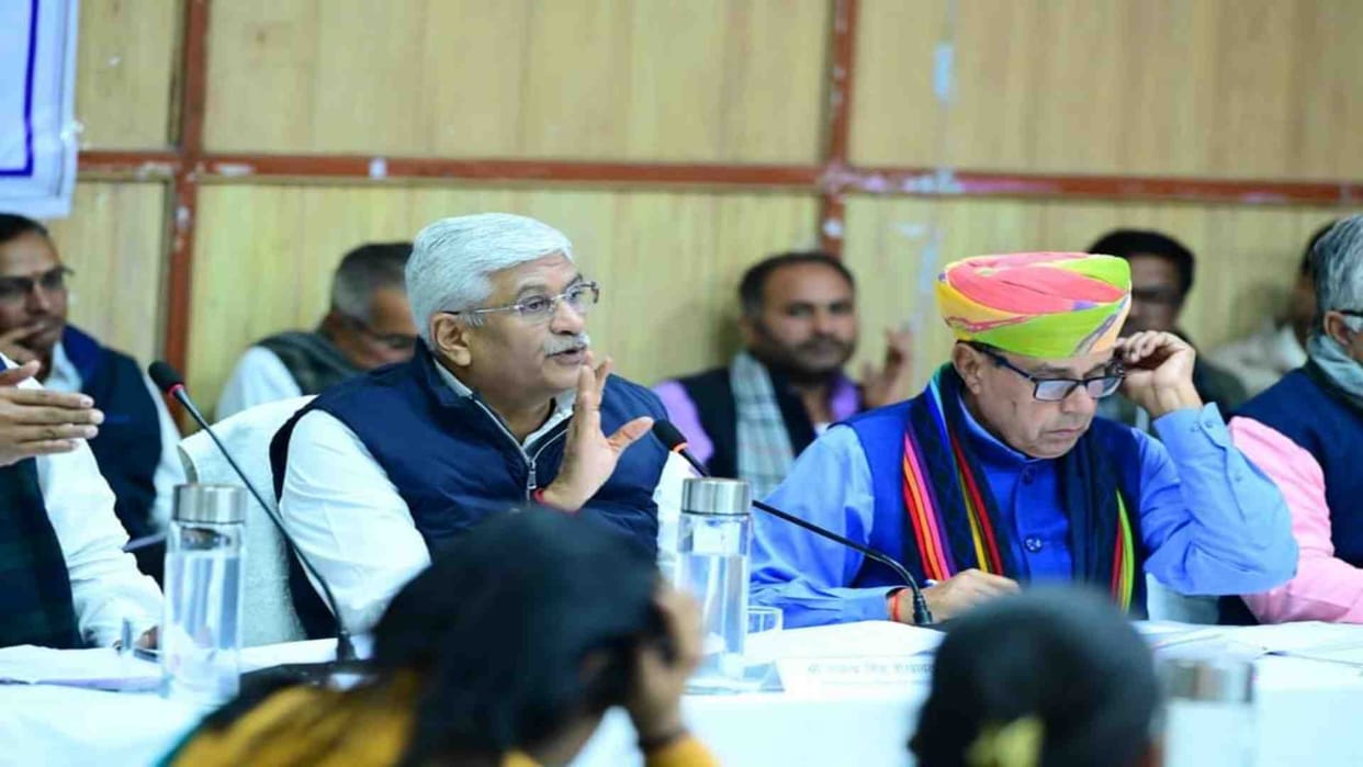 Jal Shakti Minister Gajendra Singh Shekhawat discussed with officials in Disha meeting in Jodhpur.
