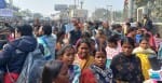 घटना के बाद लगी लोगों की भीड़।