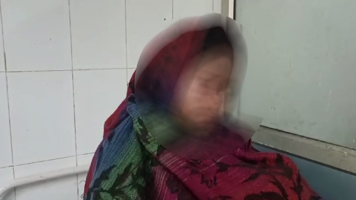 Acid attack on a mother and daughter in Gauriganj in Amethi.