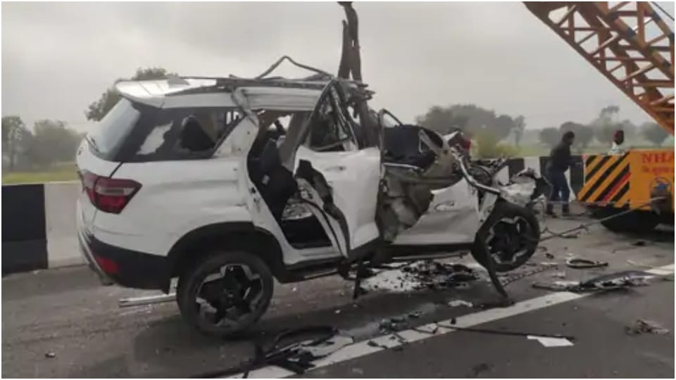 Car rams into truck parked on Delhi-Mumbai Expressway three killed Alwar Road Accident