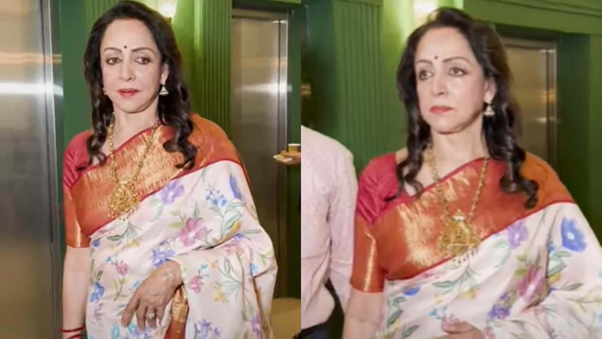 Hema Malini launches Gulzar biography Gulzar saab Hazaar Rahein Mud Ke Dekhin book written by yatindra mishra