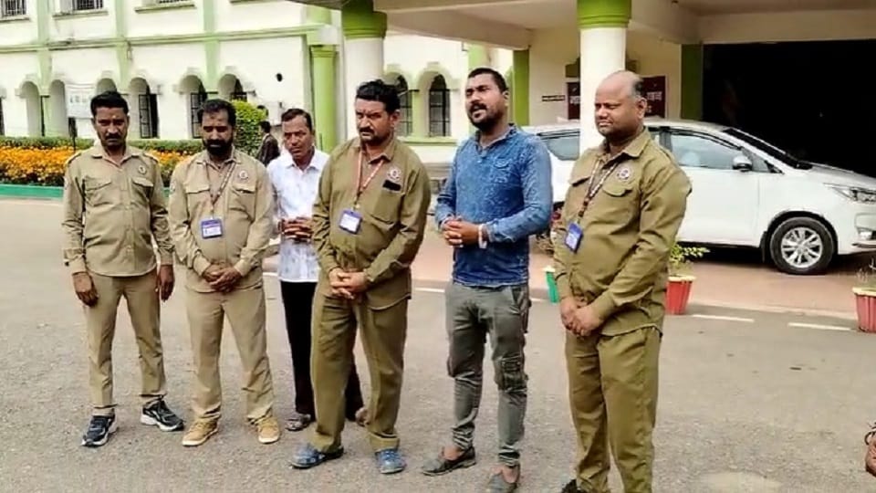 On first day of strike drivers leave steering movement ends in Kabirdham