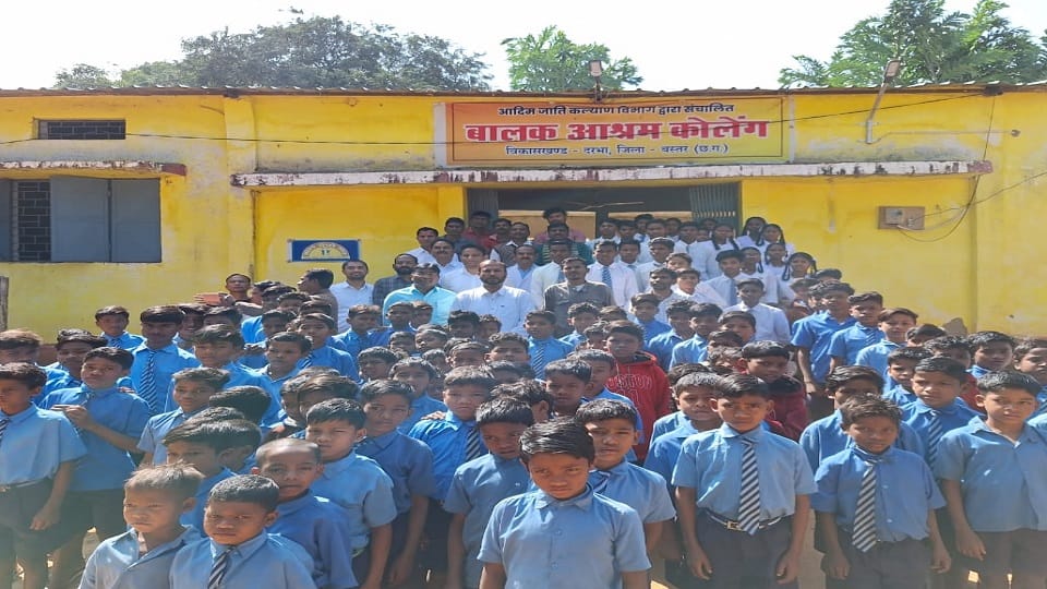 Left private job due to heart disease collector made him a teacher in Jagdalpur