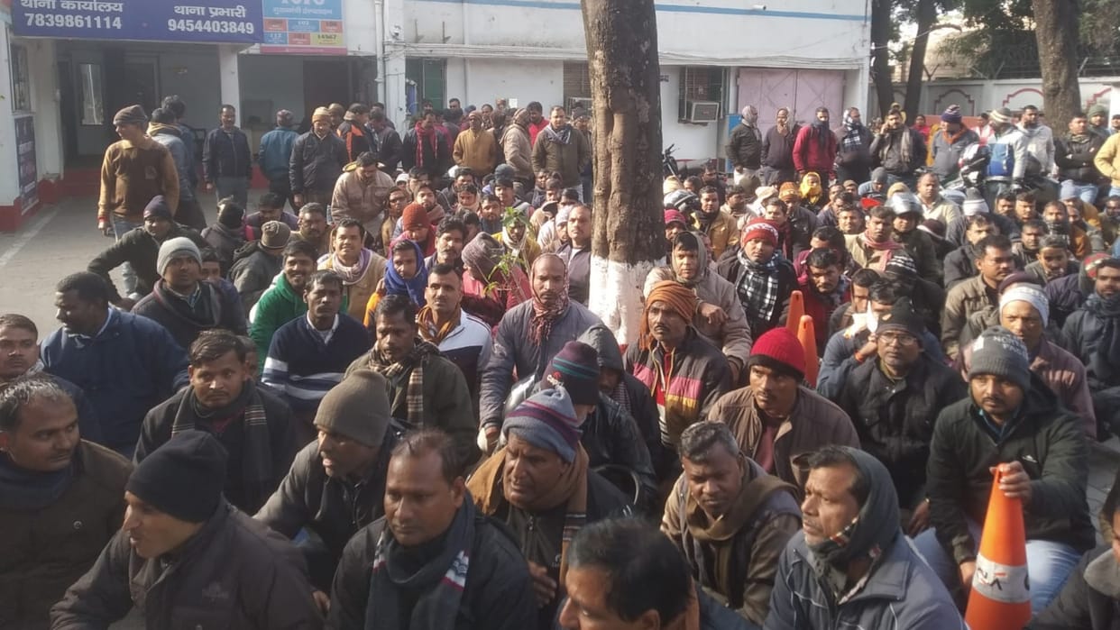 Leader of Smarak Smiti Karmchari arrested in Lucknow.