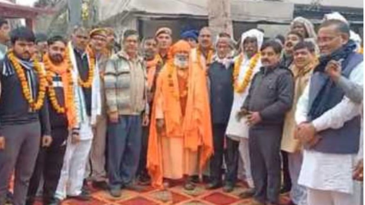 Policemen honoured after finding stolen cow