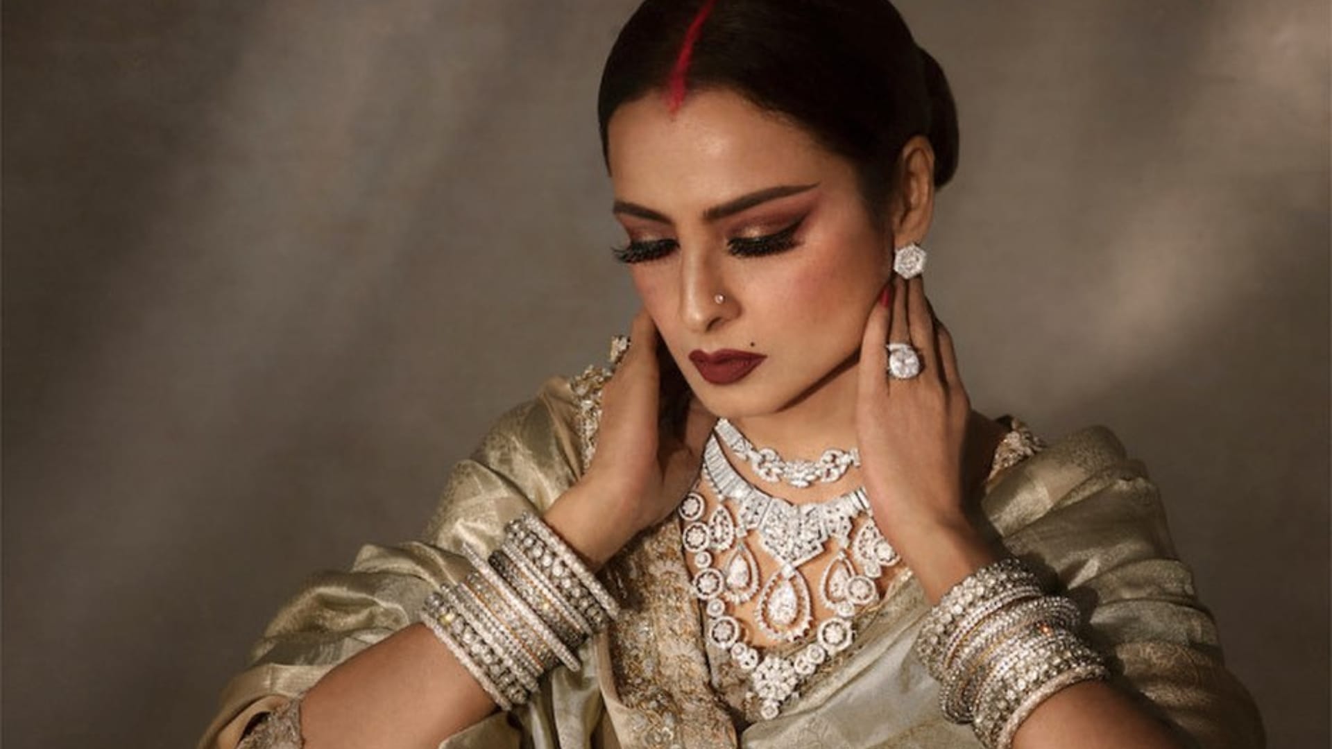 celebrities who is not using social media Ranbir Kapoor Rekha Rani Mukherjee Jaya Bachchan saif ali khan
