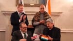 ब्रिटेन दौरे पर रक्षा मंत्री राजनाथ सिंह, ब्रिटिश समकक्ष ग्रांट शाप्स की मौजूदगी में अहम समझौते हुए