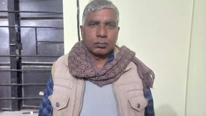 पकड़ा गया लेखपाल दशरथ कुमार