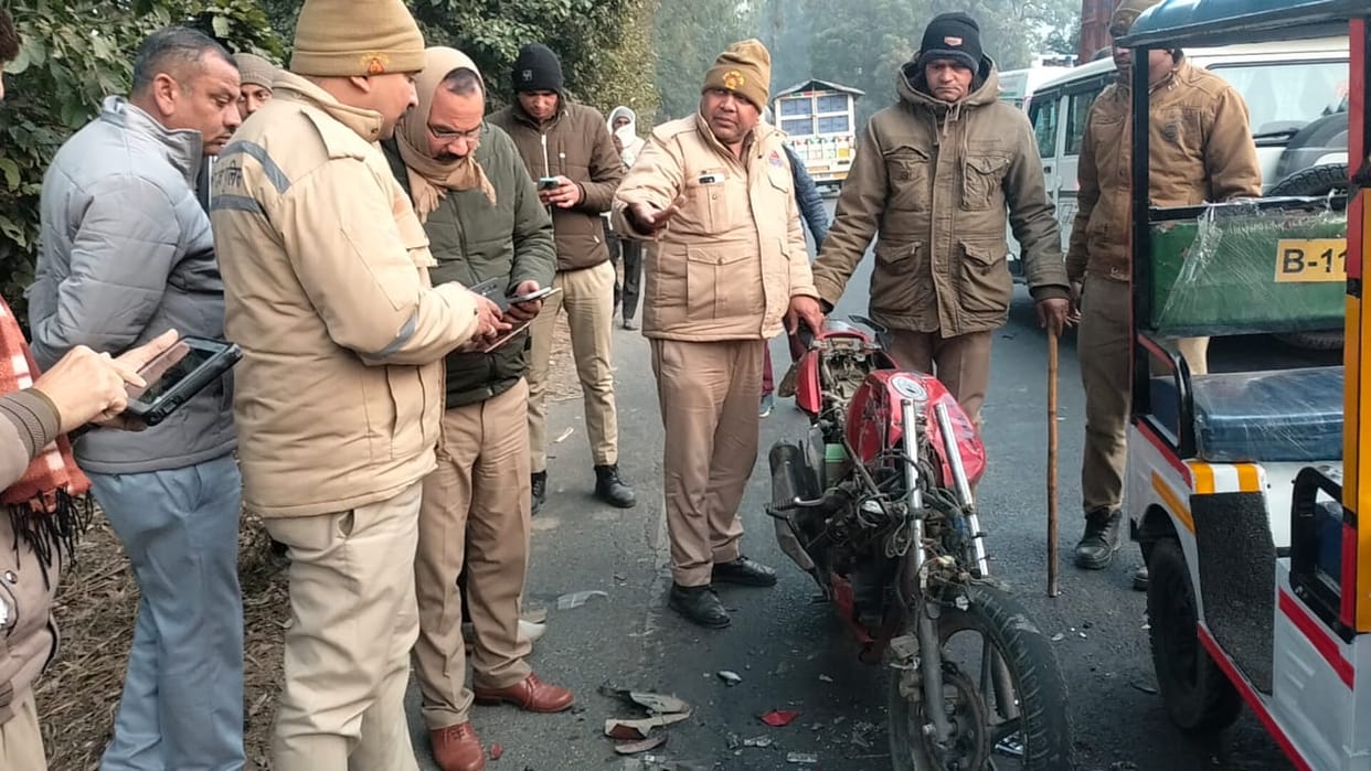 Two friend have died in truck accident on Bijnor Moradabad road in district