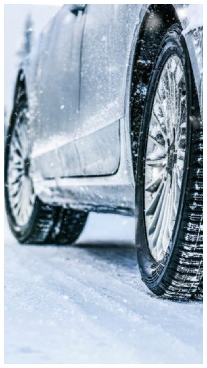 If you have to drive a car in the snow, then keep these things in mind, otherwise an accident will happen