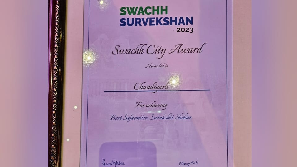 MC Chandigarh bags first place in Safaimitra Surakshit Shehar at Swachh Survekshan 2023 Awards