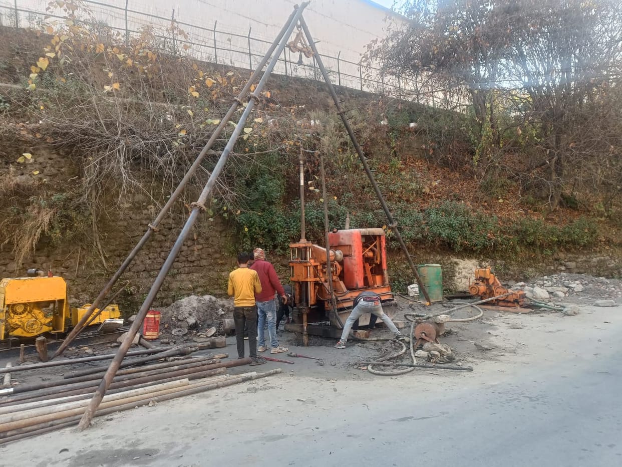 Joshimath Landslide Geotechnical survey going on rapidly rock found after drilling 48 meters in Marwari