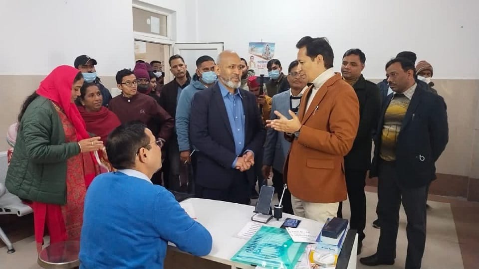 Kumaon Commissioner inspected the hospital in rudrapur
