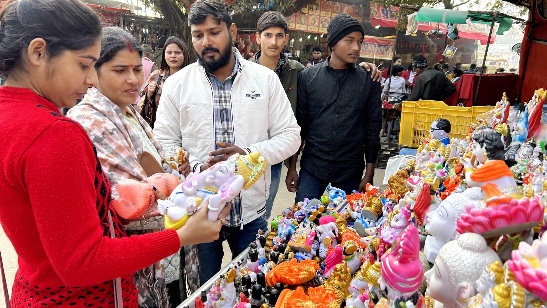 Khichdi fair of Gorakhnath temple buzzing