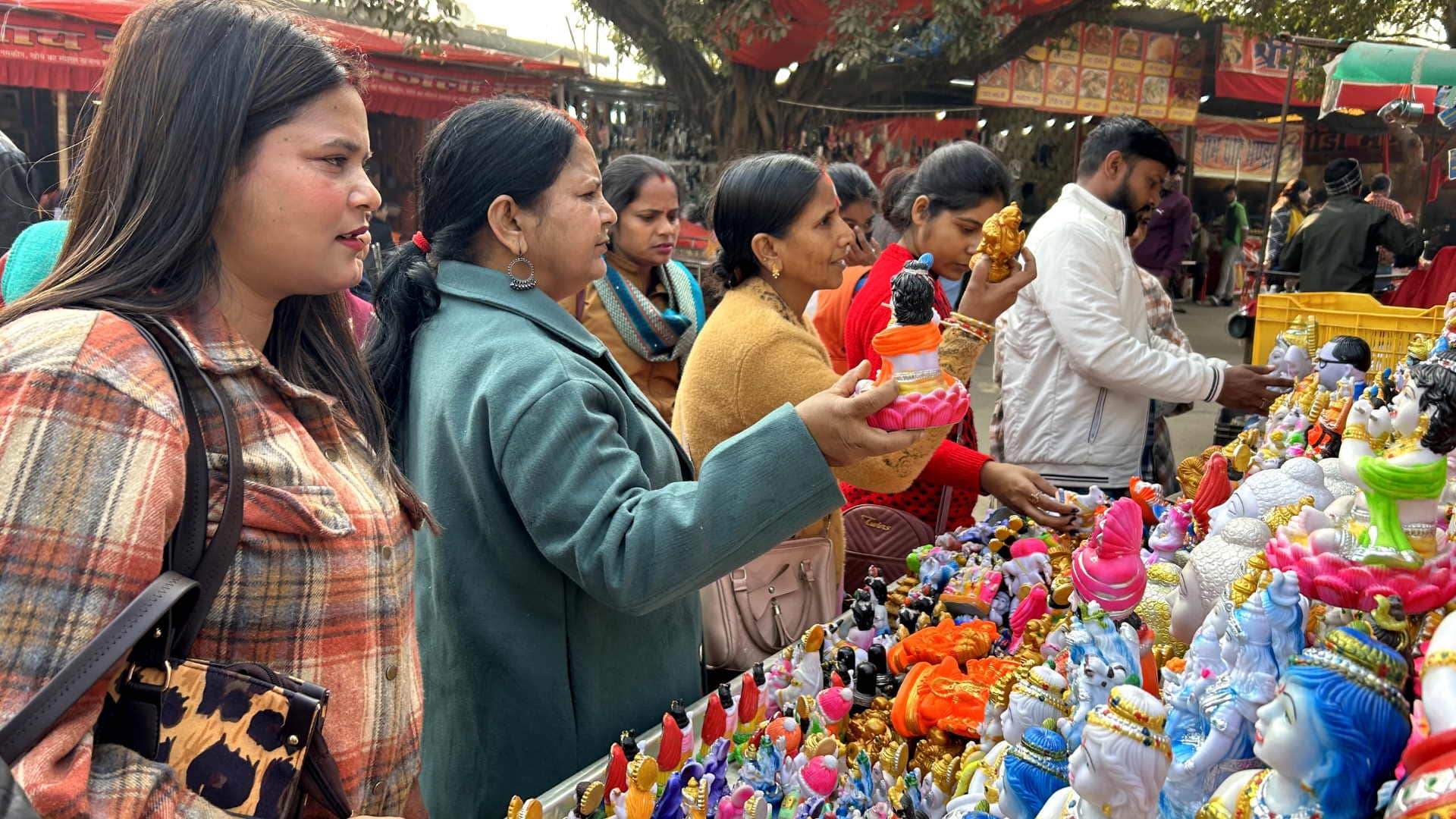Khichdi fair of Gorakhnath temple buzzing