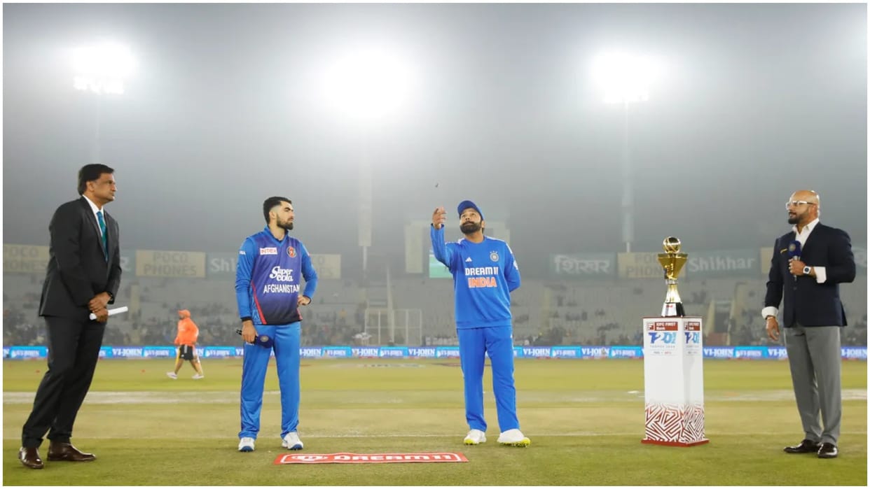 Rohit Sharma Forget Playing 11 during toss in his T20i match after 14 months, Said to Karthik Told you earlier