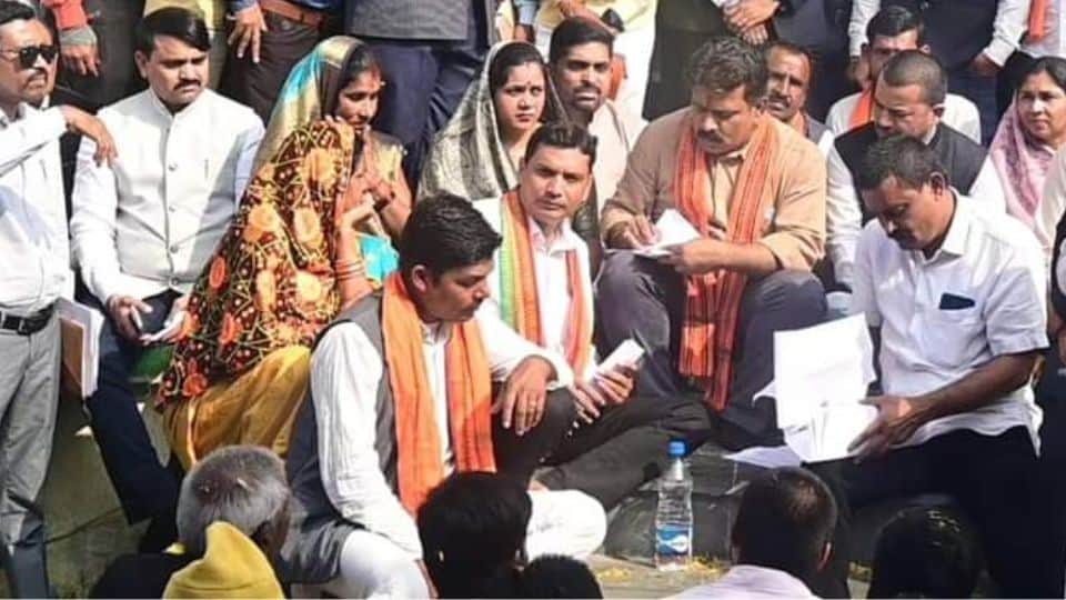 डिप्टी सीएम विजय शर्मा ने लोगों से चर्चा की
