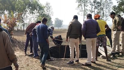 Shahdol News: रिहायशी क्षेत्र में घुसा भालू, भागते समय गिरा कुएं में, वन विभाग ने चलाया रेस्क्यू ऑपरेशन Bear that entered residential area rescued