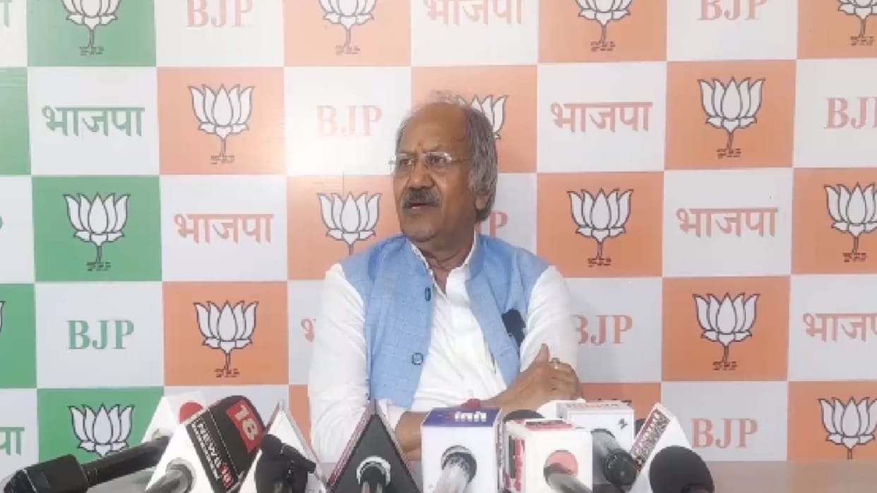 CG: Education Minister Brijmohan Agrawal announced, Schools and colleges will remain closed in Chhattisgarh on