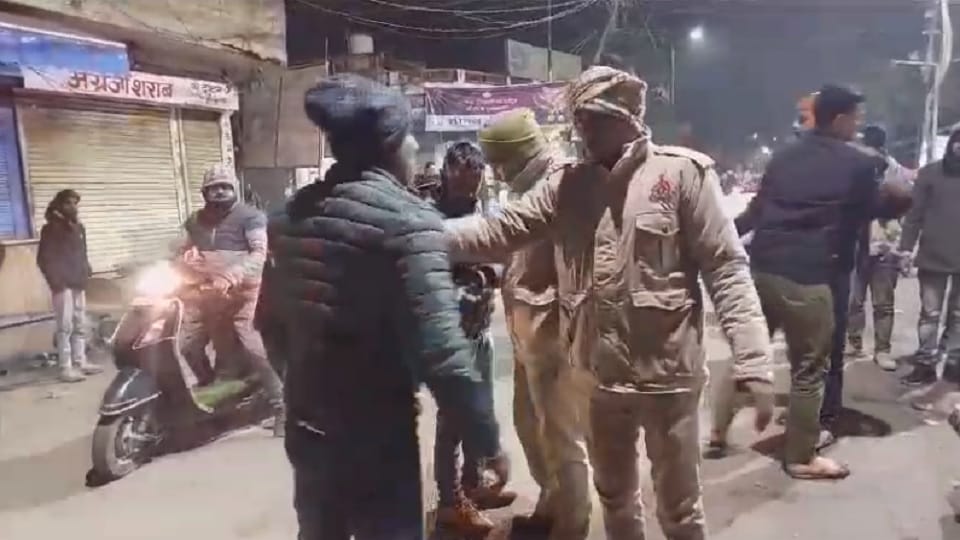 Lakhimpur Kheri News Policemen created ruckus while intoxicated