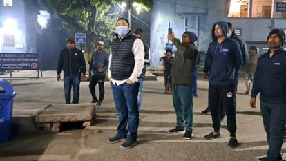 Bihar News : अचानक निरीक्षण करने अस्पताल पहुंचे तेजस्वी यादव, इमरजेंसी में नहीं मिले डॉक्टर तो लगाई फटकार Bihar News: Tejashwi Yadav reached the hospital for inspection, doctor not found in emergency; Vaishali News