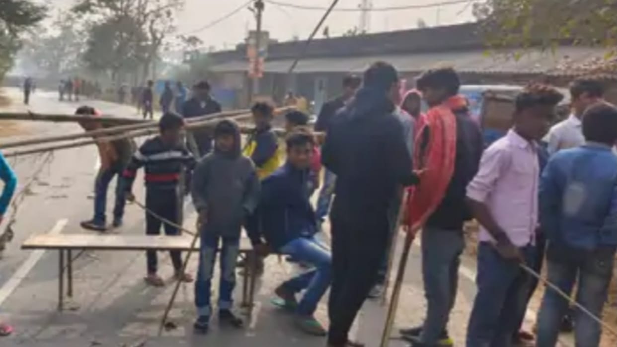 Girl going to school died after being hit by car in Darbhanga