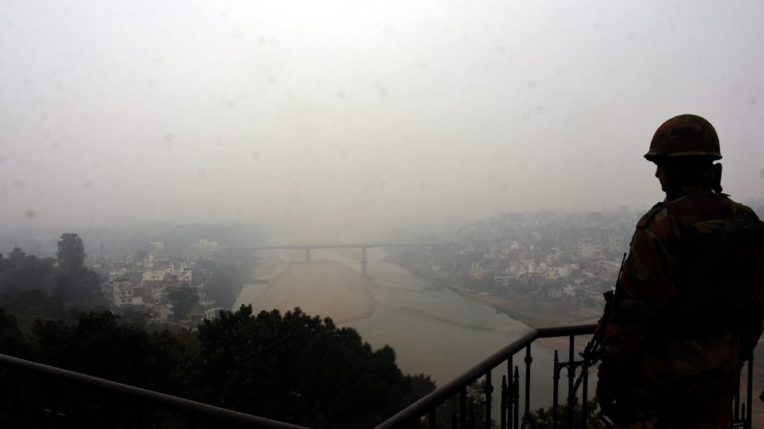 Weather Update: fog in Jammu and Srinagar mercury rises in January after 14 years snowfall in Bandipora