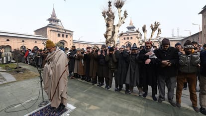 jammu kashmir weather: Western disturbance likely to affect bring light snowfall rain