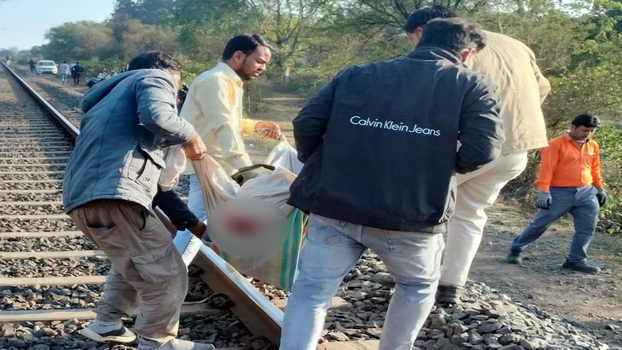 Mandsaur News Youth commits suicide by jumping in front of goods train