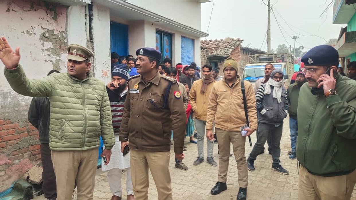 Husband killed wife by cutting her with an axe in Pilibhit