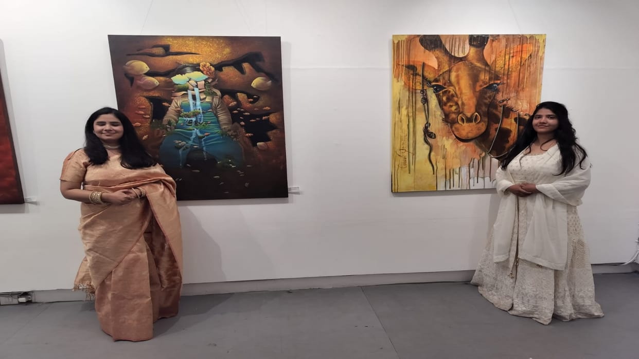 National Youth Day: Hearing-disabled Deepali and Chhavi flew with high spirits, made their mark with paintings