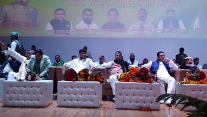 RJD's Muslim leader Sadiq Khan read Hanuman Chalisa on open stage in Bettiah