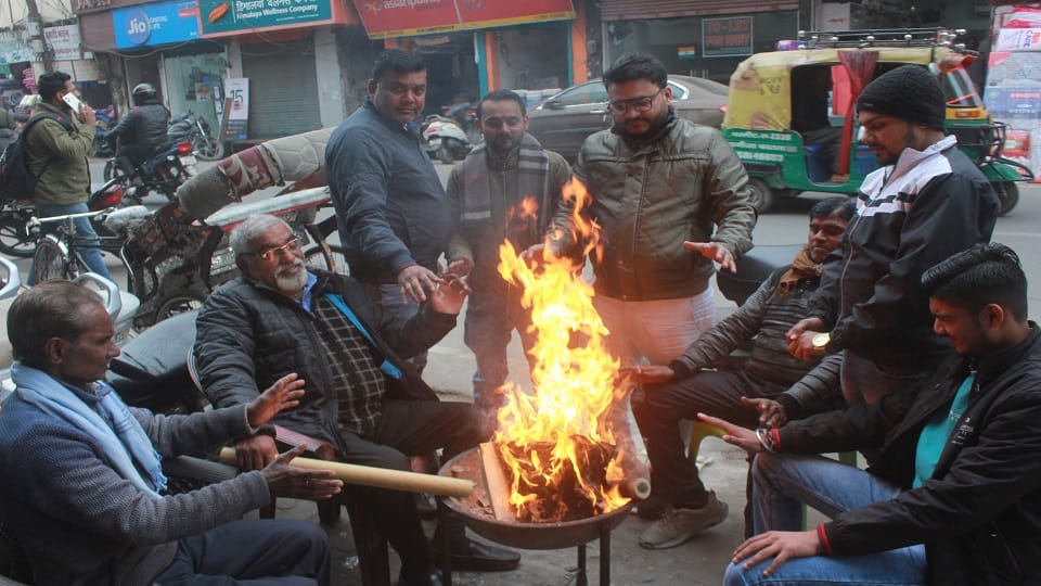 Moradabad remained colder than Srinagar-Manali, all schools up to 8th in the district closed till 15