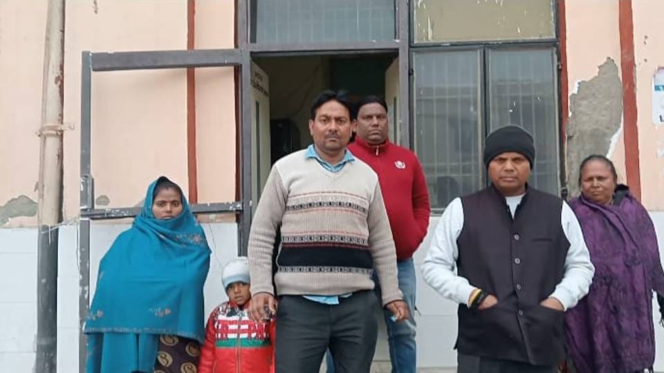 Excise inspector has been suspended in case of filing fake case in Agra