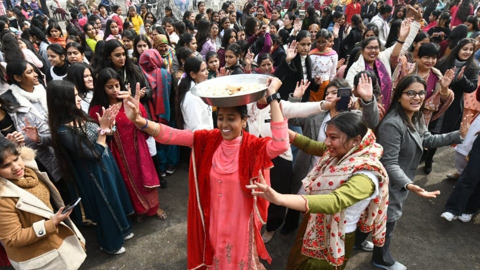 Lohri Celebrated with pomp in Chandigarh