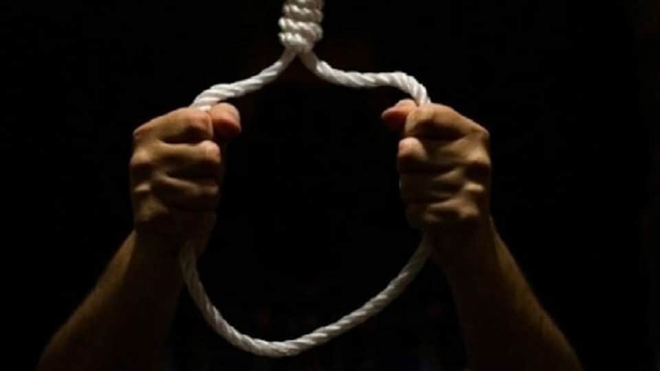 दुष्कर्मी ताऊ को फांसी