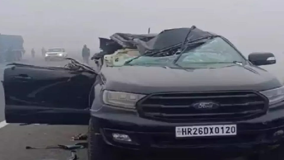 Accident on Delhi-Mumbai Expressway two dead four injured