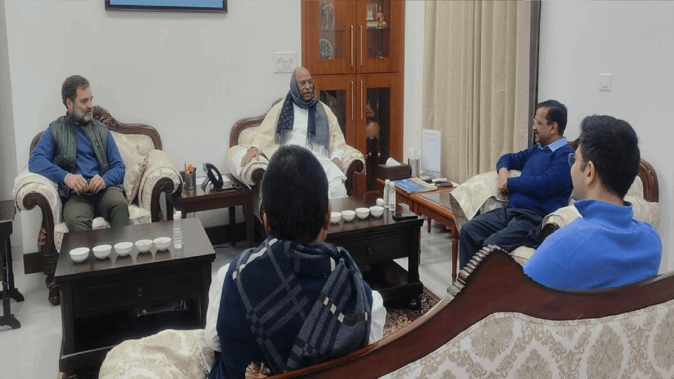 AAP and Congress meeting CM Arvind Kejriwal met Mallikarjun Kharge