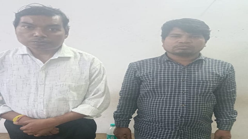 पुलिस की गिरफ्त में आरोपी