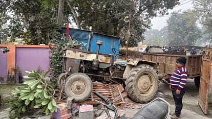 Farmer dies after being crushed by suddenly started tractor in Shahjahanpur
