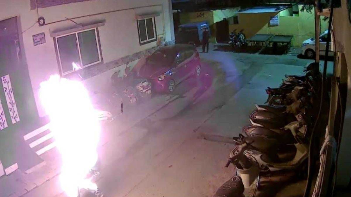 Indore: Fed up with wife's harassment, young man commits suicide by setting himself on fire