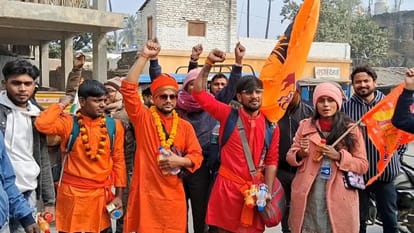 Youth group went to Ayodhya on foot to see Ram; Appeal to people- Light a lamp at home on 22 January